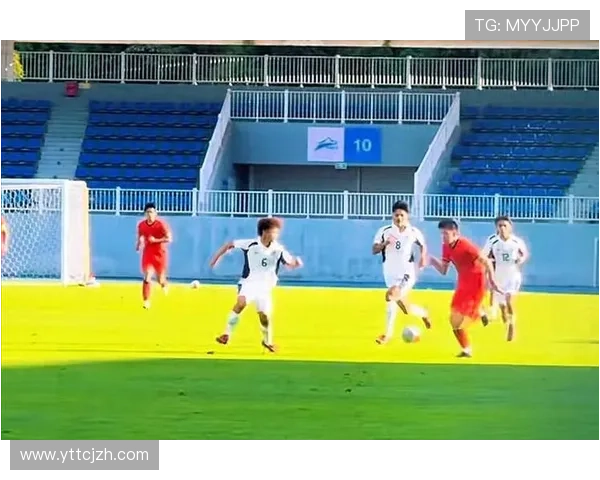 U22国足再战泰国爆激烈冲突刘浩帆推人染黄双方十人场上互相推搡