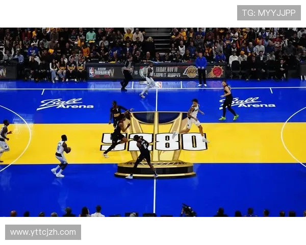 快船为明日NBA杯大战蓄势待发 全新球场地板设计引人注目