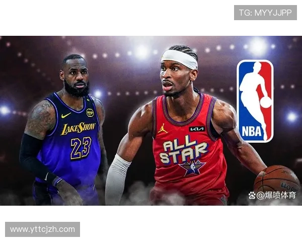 雷霆众将启程球馆亚历山大低调亮相展现独特穿搭风格 雷霆众将启程球馆亚历山大低调亮相展现独特穿搭风格